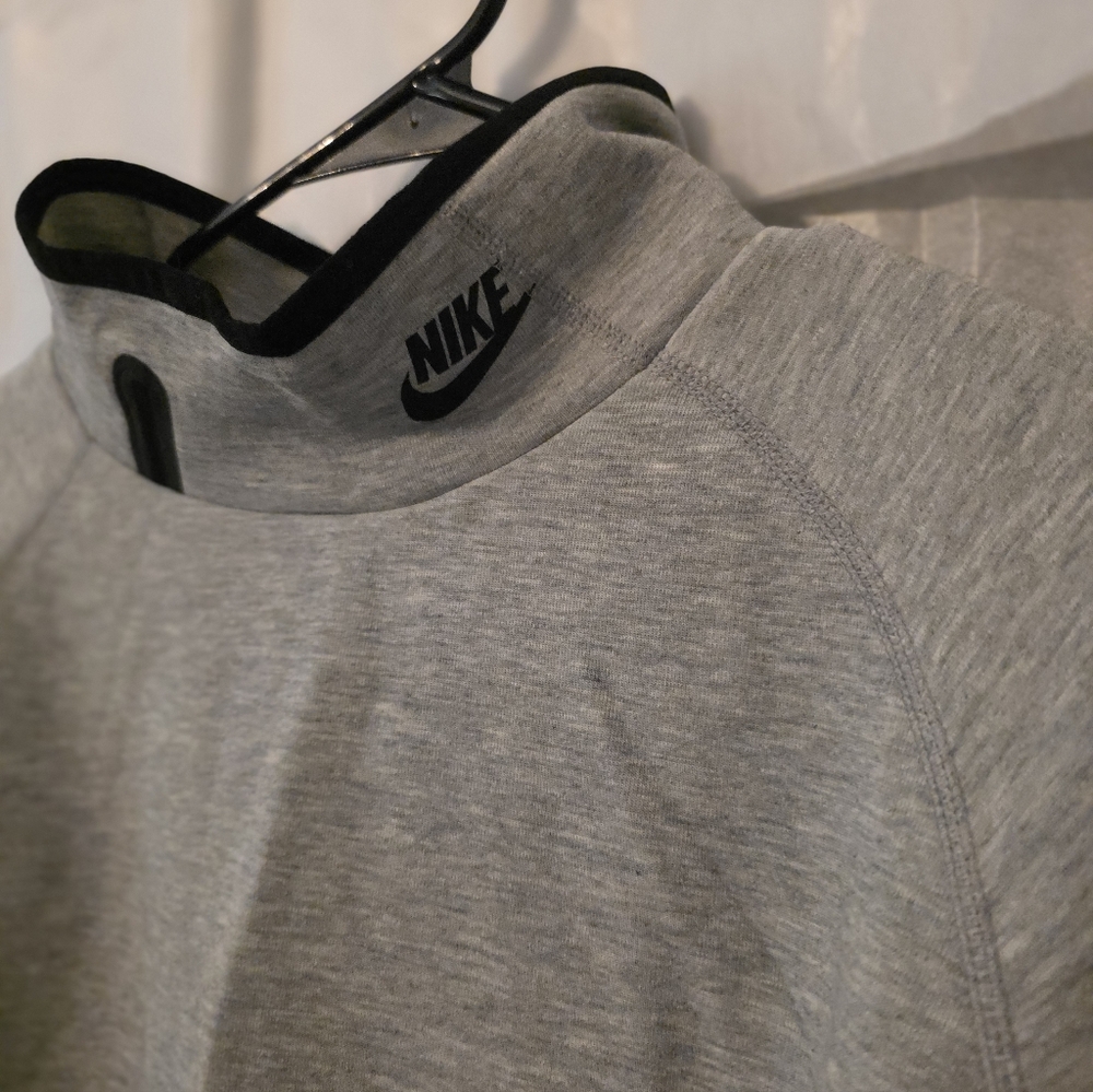 Nike Gray Pullover Sweatshirt